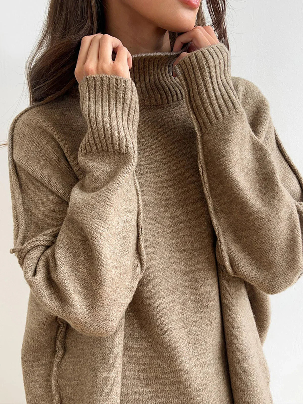 Chic Comfort: Turtleneck & Broek Set