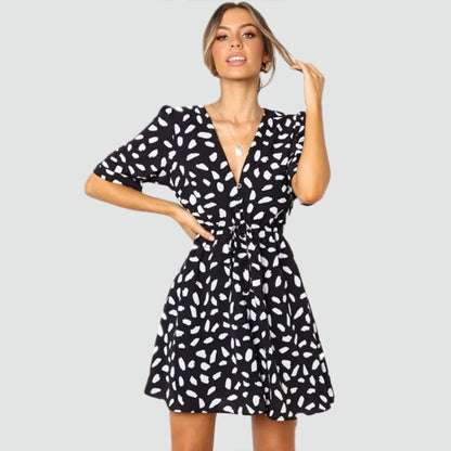 Elegante Mini Jurk met Zomerse Flair