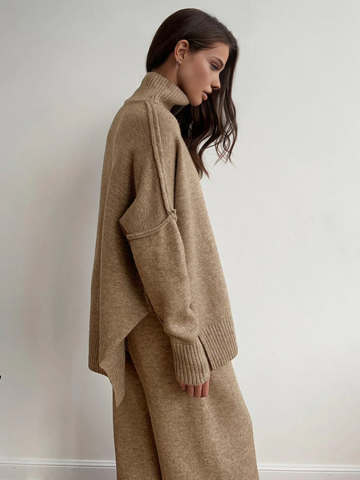 Chic Comfort: Turtleneck & Broek Set