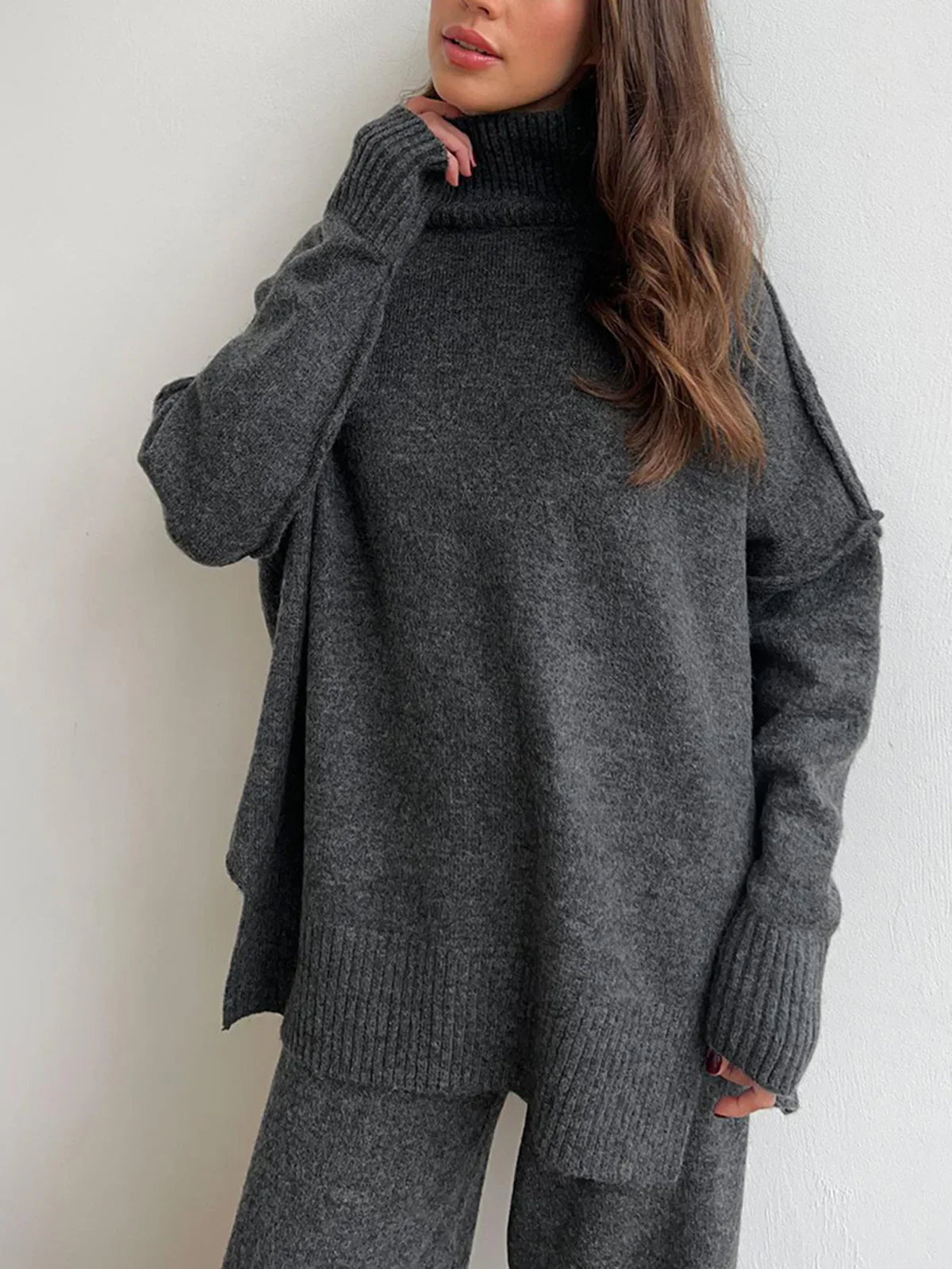 Chic Comfort: Turtleneck & Broek Set
