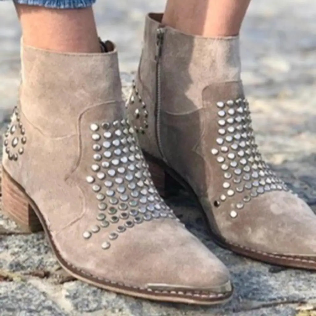 Stijlvolle Enkelboots Met Studs